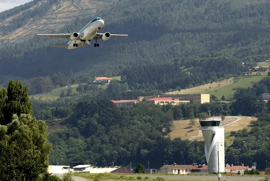 Empleados de Aena valoran protestas en Barajas por escasez de personal en la terminal