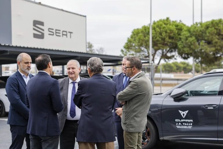 Industria lanza nueva convocatoria de 400 millones para vehículos eléctricos y Banco Sabadell