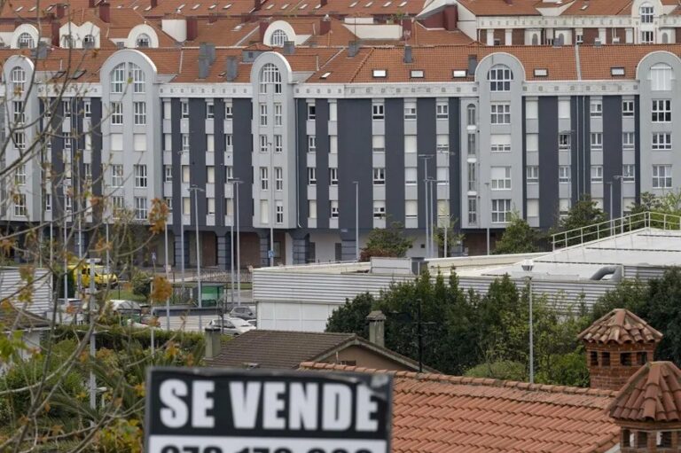 La compra de viviendas alcanza su mejor semestre desde la burbuja, aunque el crecimiento es moderado