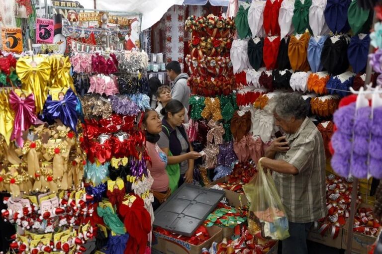 La Navidad, momento clave para el comercio informal en México, y la emergencia económica en