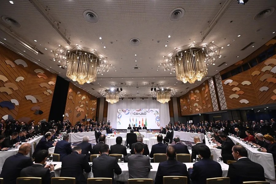 Líderes de Japón y Asia Central fortalecen vínculos en minerales críticos y comercio Mercosur