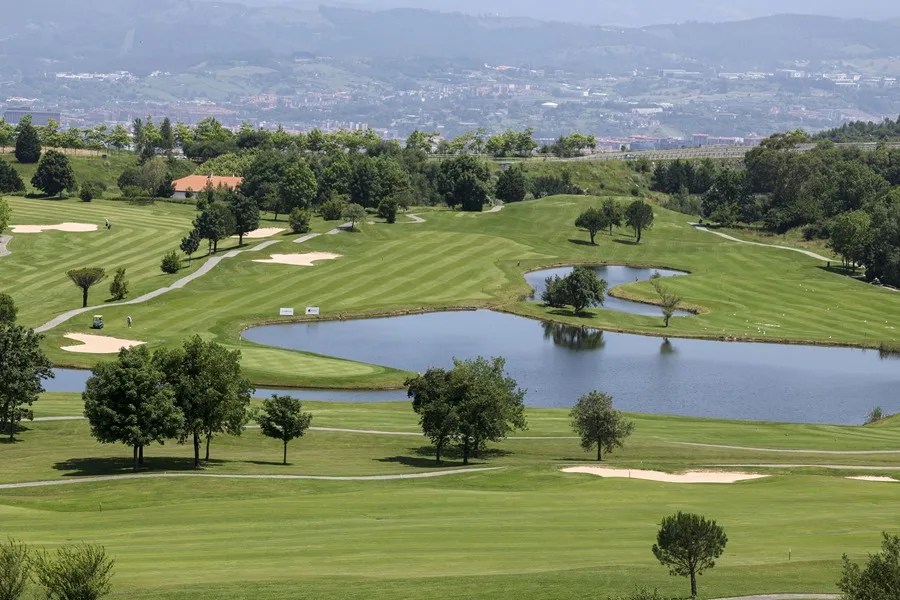 La asociación de campos de golf solicita un IVA del 10 % y reducción en el IBI por parte del