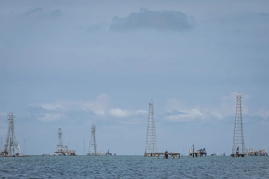 Trump asegura que EE.UU. financiará la reconstrucción de la infraestructura petrolera de Venezuela